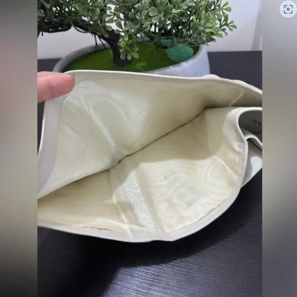 Prada White Leather Trifold wallet - Picture 5 of 14